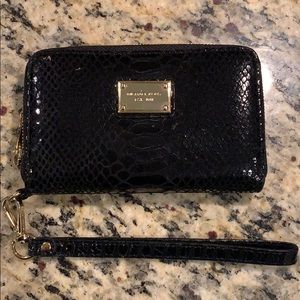 Michael Kors Wristlet wallet
